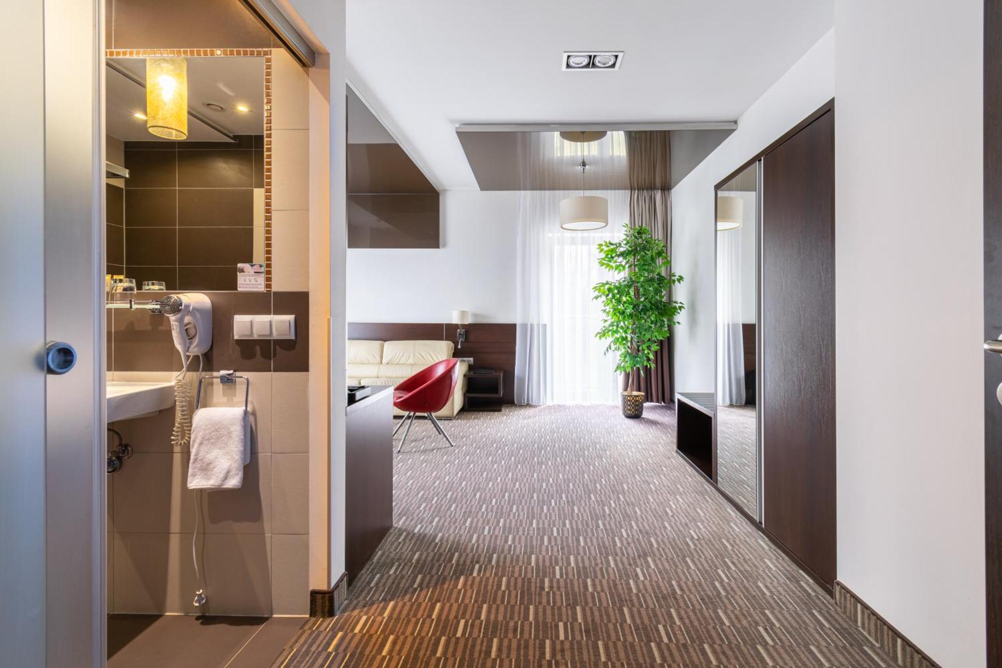 Hotel Diament Zabrze - Gliwice מראה חיצוני תמונה